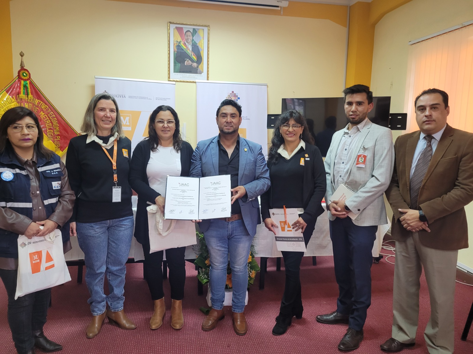 Bolivia recibe reconocimiento multilateral de la Cooperación Interamericana de Acreditación